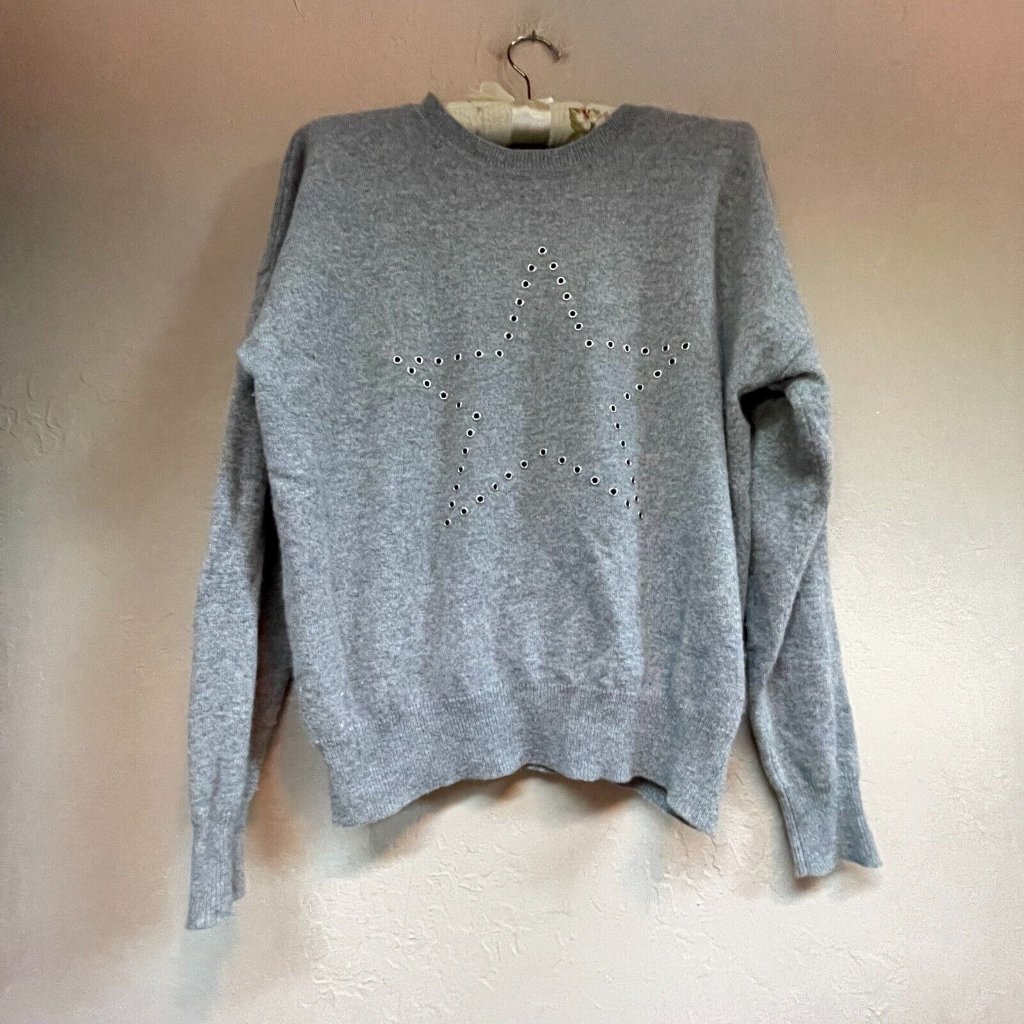 Aqua Cashmere Womens Medium Long Sleeve Pullover Sweater Top Grommets Star Gray